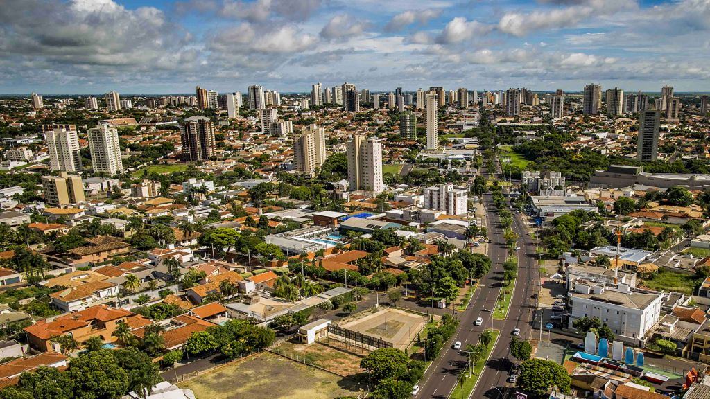Vista aérea panorâmica de Araçatuba.
